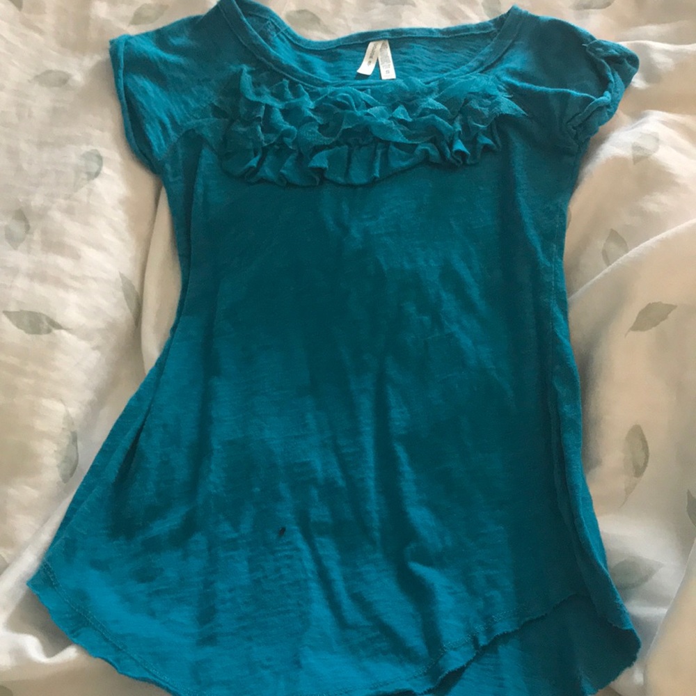 blue t shirt